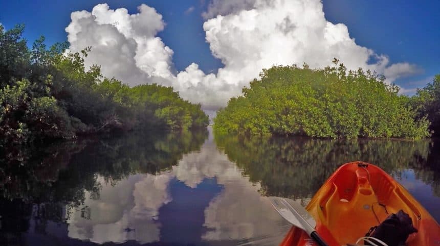 cluds reflection on the nichupte lagoon