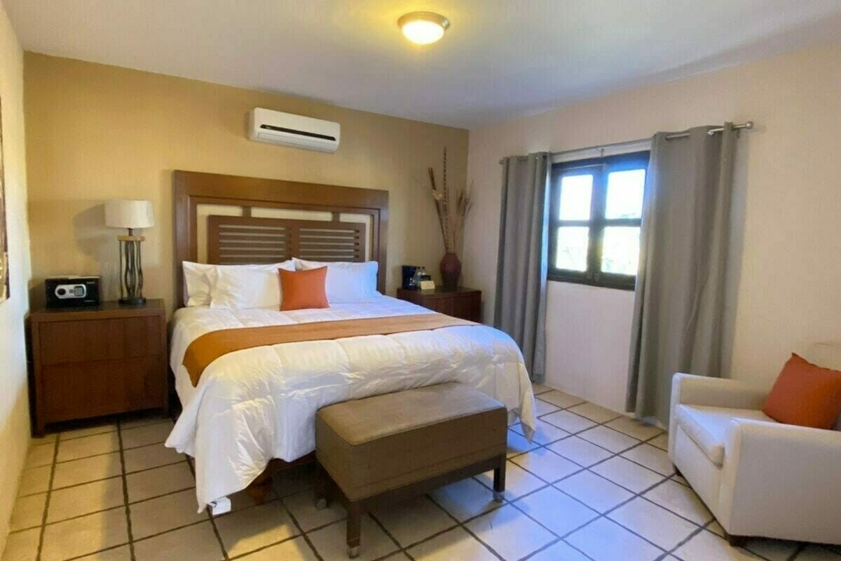 Cozy room of Los VIentos.