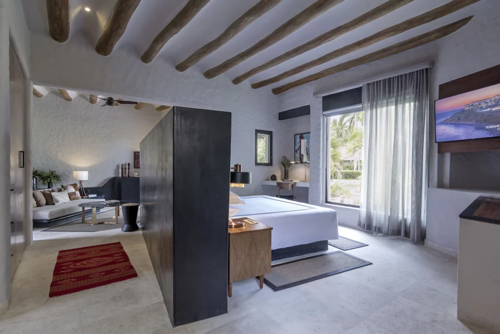 Thompson Zihuatanejo room.